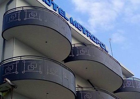 Hotel Metropol Сотомарина Екстериор снимка