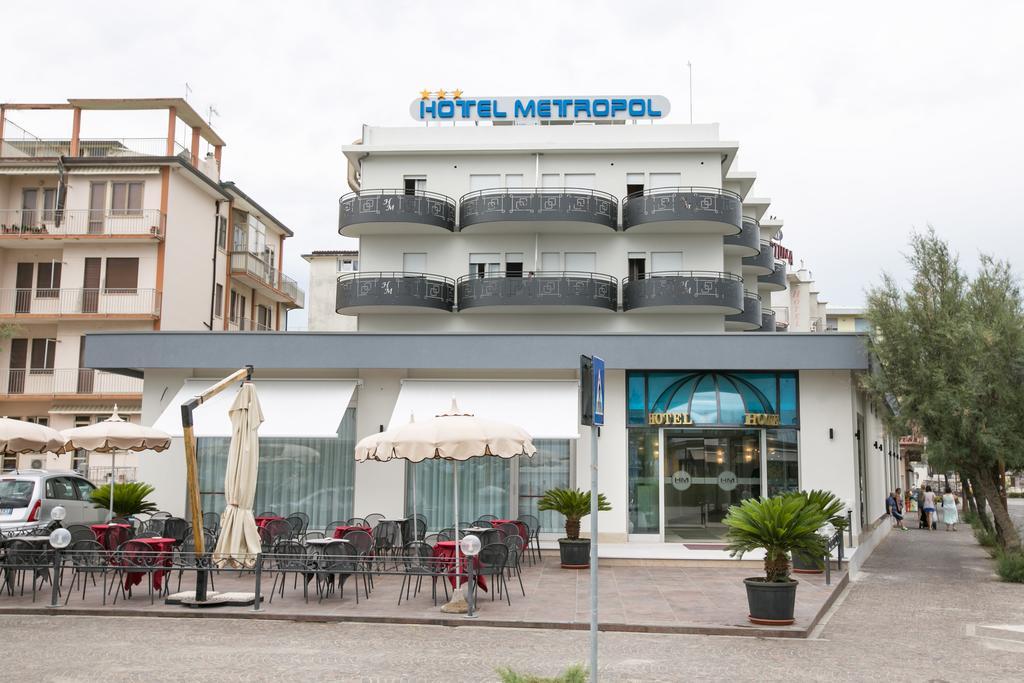 Hotel Metropol Сотомарина Екстериор снимка