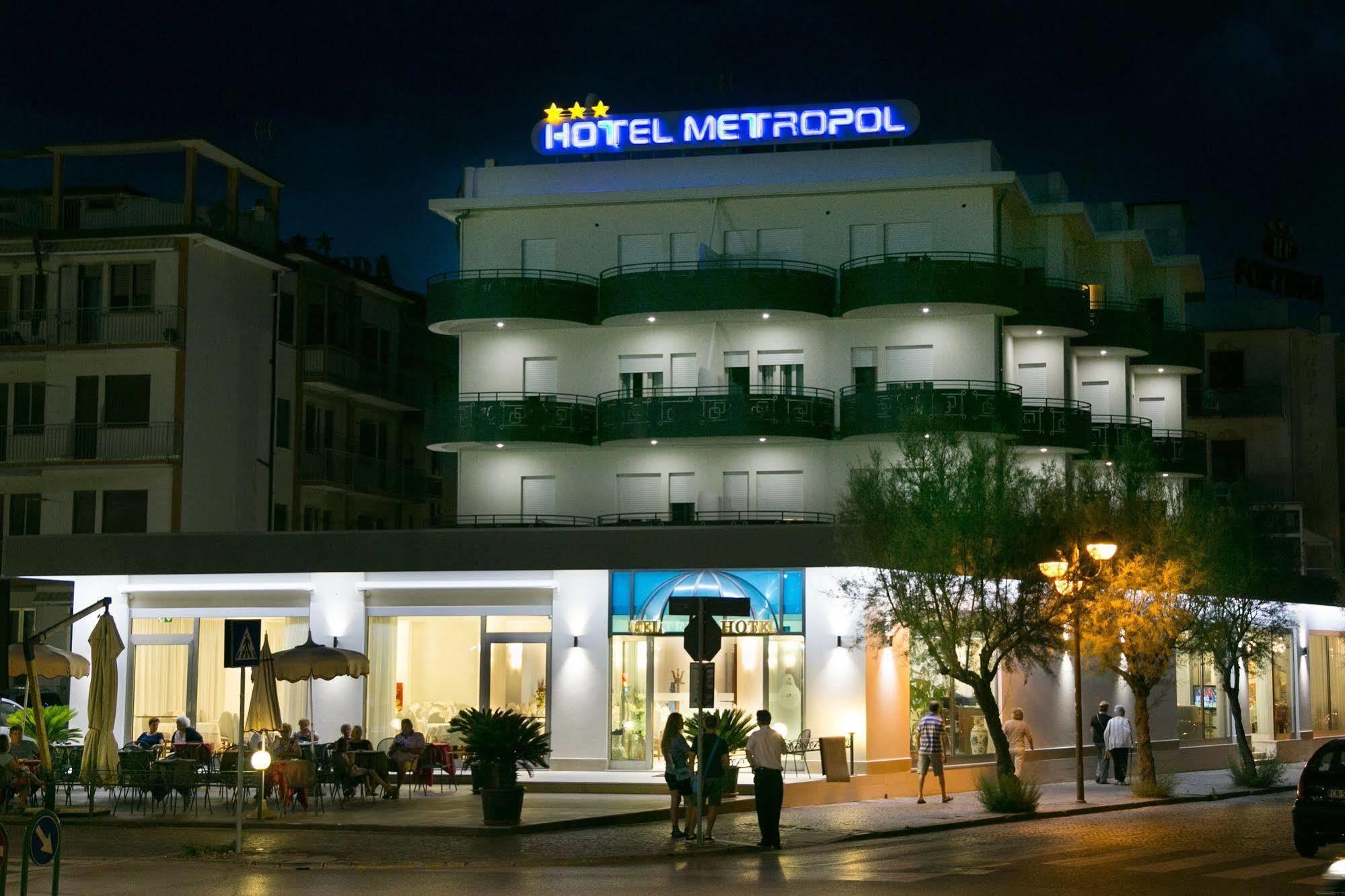 Hotel Metropol Сотомарина Екстериор снимка